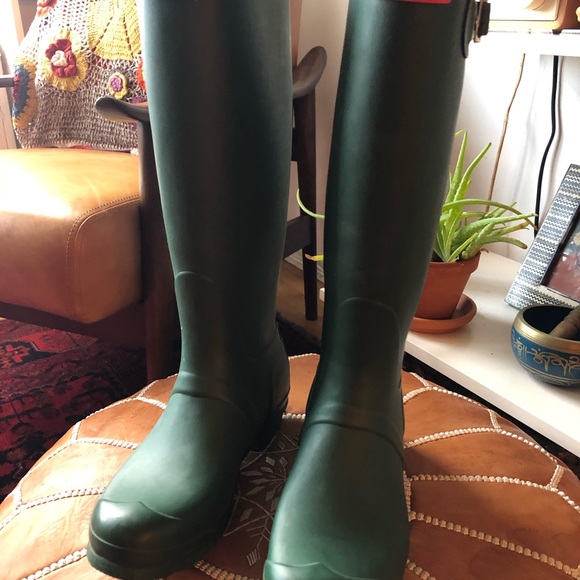 Pair of Tall Hunter Boots in Hunter Green - Picture 6 of 7